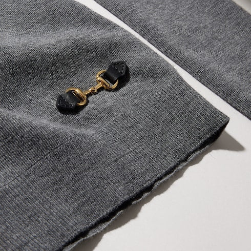Fine rib knit wool top with Horsebit