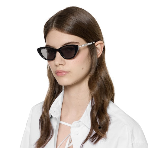 Cat eye frame sunglasses