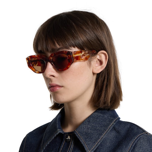 Cat eye frame sunglasses