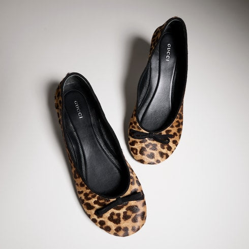 Women's ballerina with bamboo