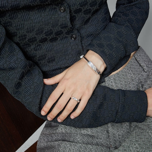 Diagonal Interlocking G thin ring