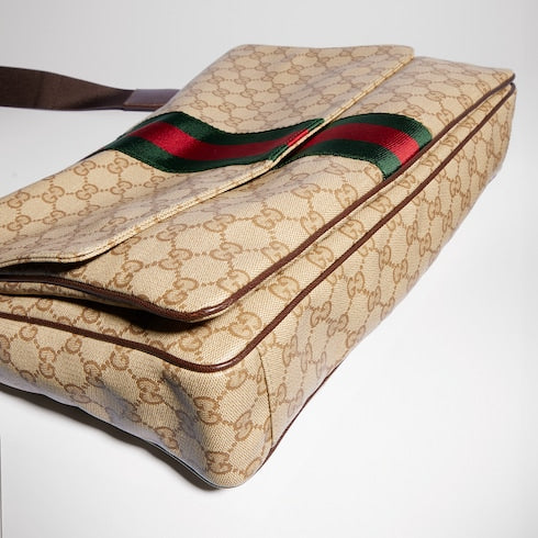 Gucci Essence Classic medium crossbody bag