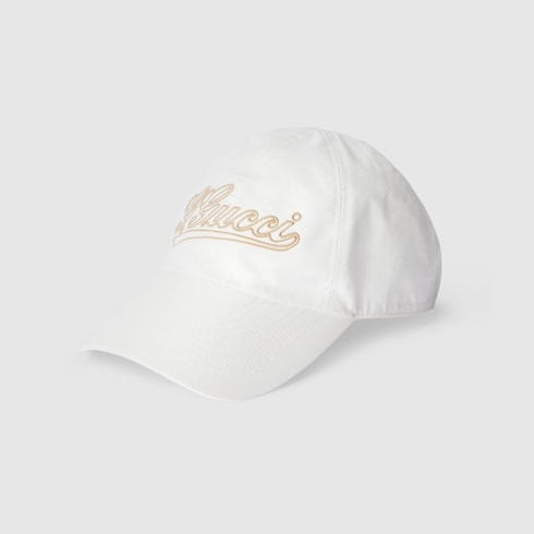 Cotton baseball hat with embroidery