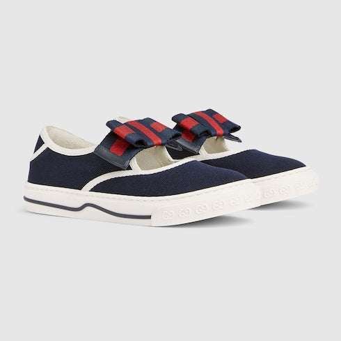 Children's sneakers with Web
