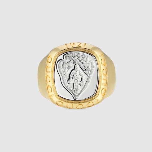 Gucci crest signet ring
