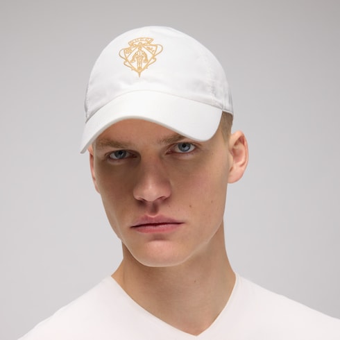 Cotton baseball hat with embroidery