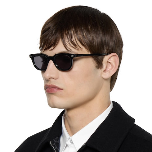 Oval frame sunglasses