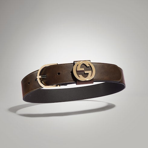 Wide belt with round buckle