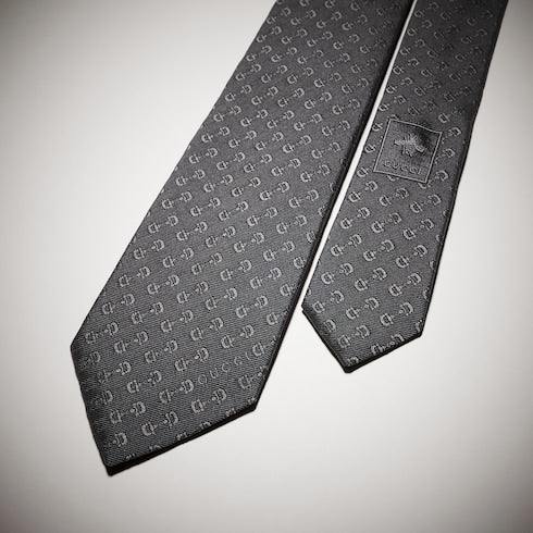 Horsebit silk jacquard tie