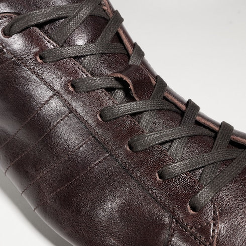 Men's sneaker with driver sole