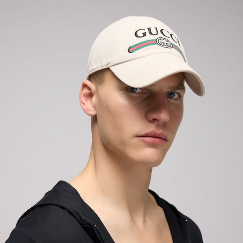 Cotton baseball hat with embroidery