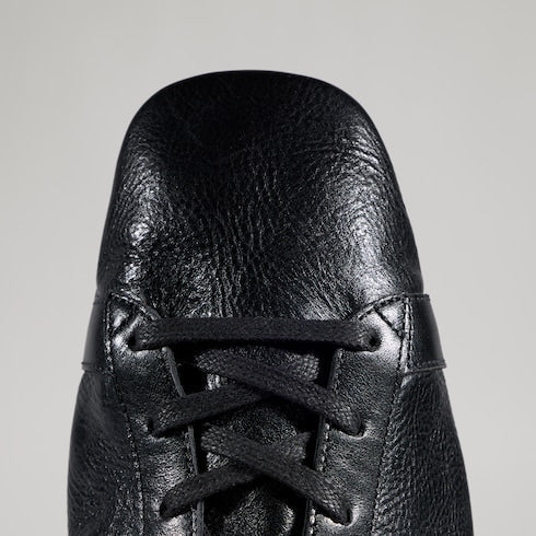 Men's sneaker with driver sole