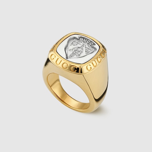 Gucci crest signet ring