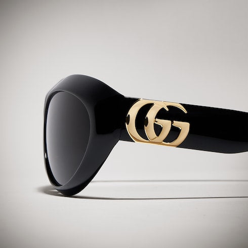 Cat eye frame sunglasses