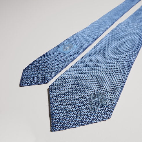 Silk tie with embroidery