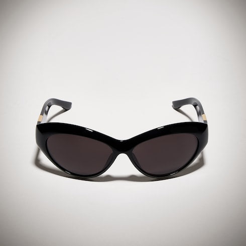 Cat eye frame sunglasses
