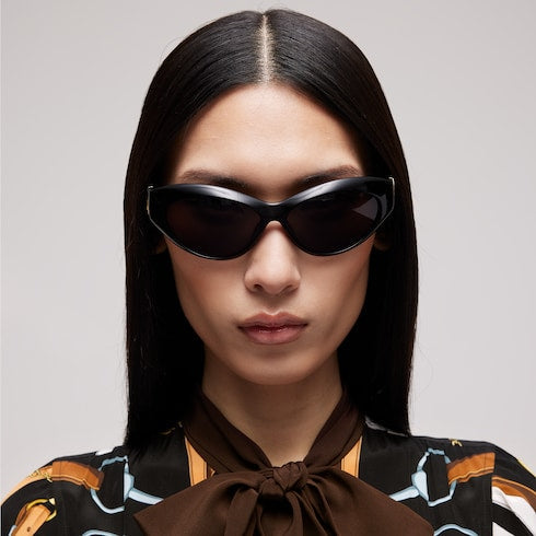 Cat eye frame sunglasses