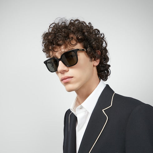 Square-framed sunglasses