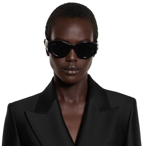 Oval frame sunglasses