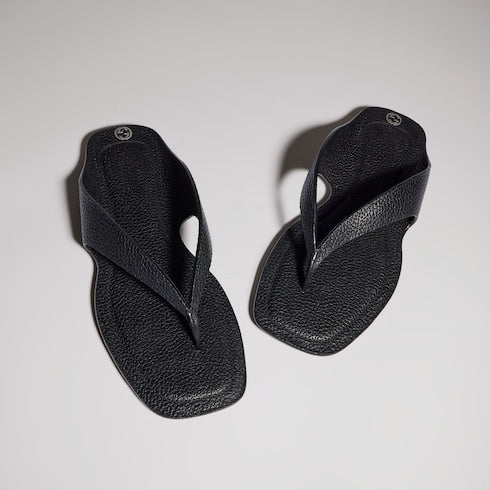 Men's thong sandal with Interlocking G