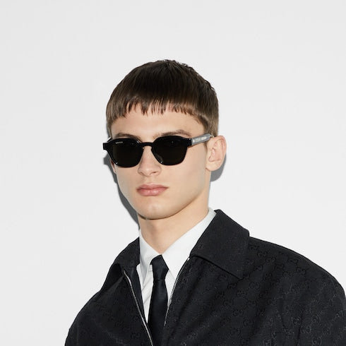 Oval frame sunglasses