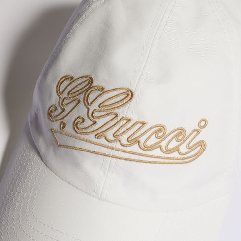Cotton baseball hat with embroidery