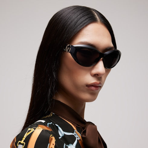 Cat eye frame sunglasses
