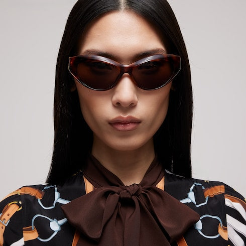 Cat eye frame sunglasses
