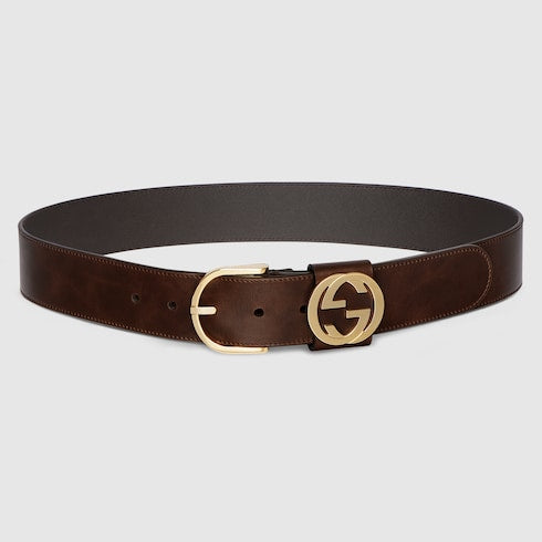 Wide belt with round buckle