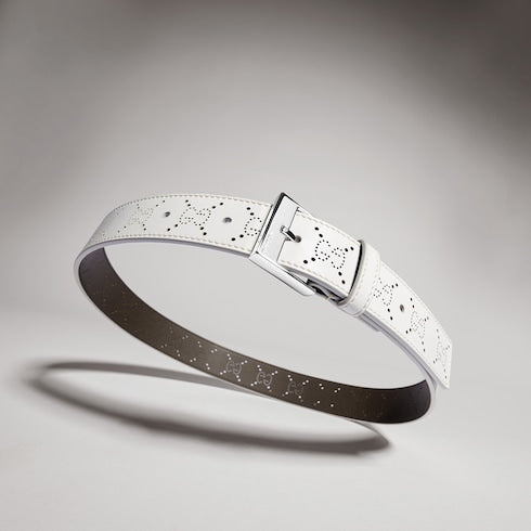 Belt with squared buckle