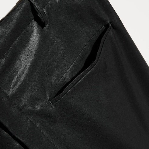 Light wool pants with chintzed finish