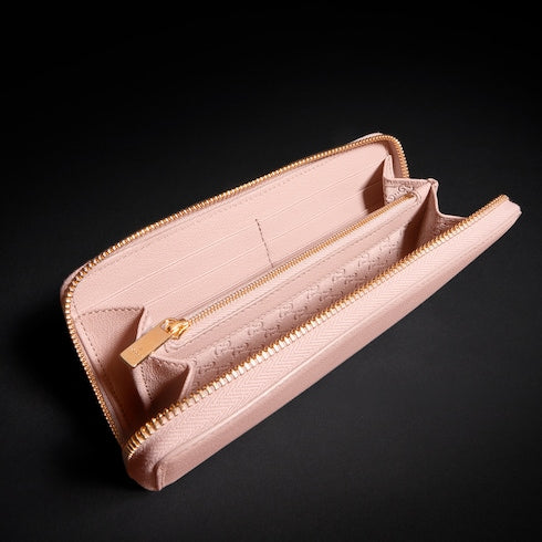 Zip around wallet with Gucci lettering