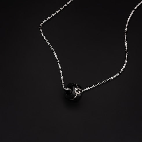 Gucci Interlocking 18k pendant necklace