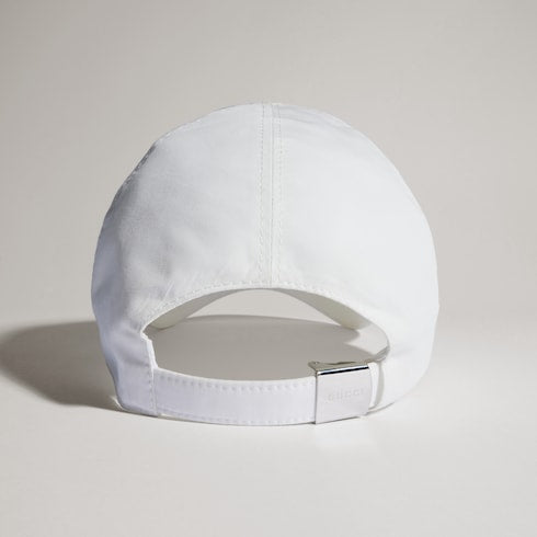 Cotton baseball hat with embroidery