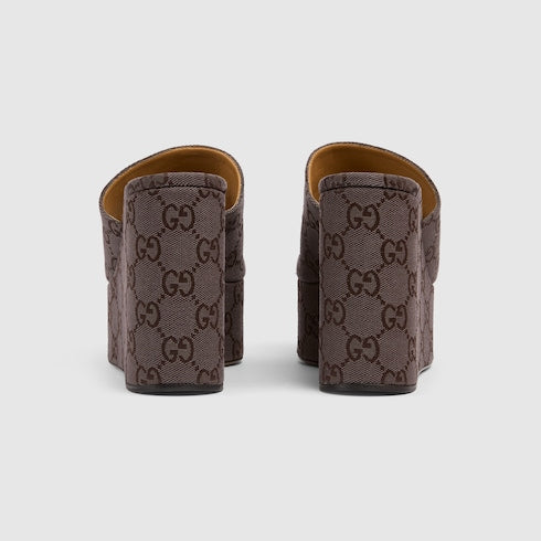 Women's wedge sandal with Horsebit