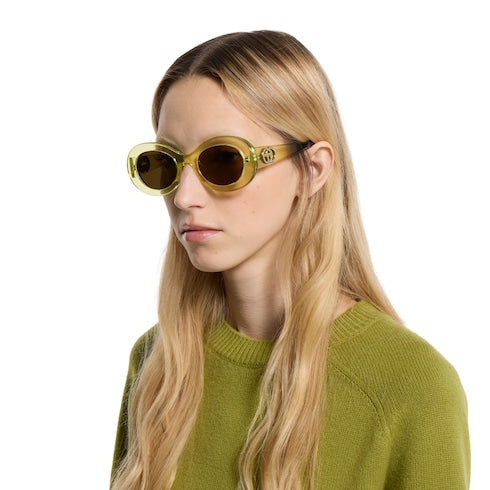Oval frame sunglasses