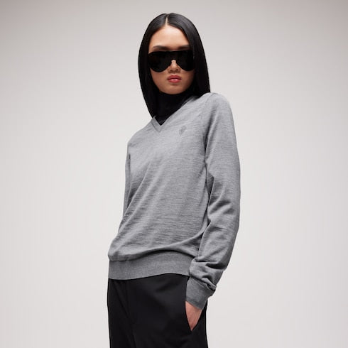 Fine wool sweater with embroidery