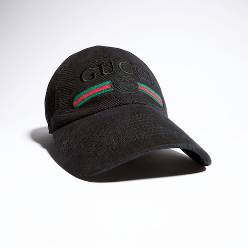 Cotton baseball hat with embroidery