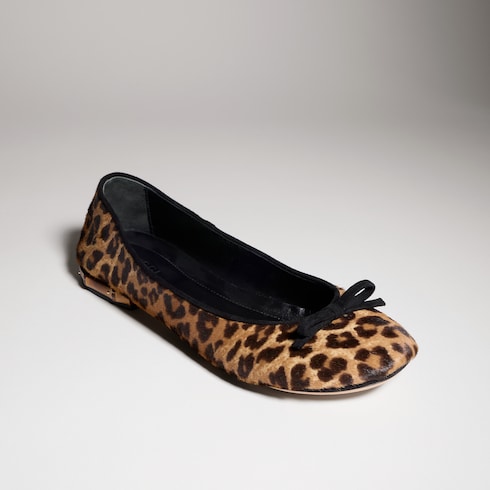 Women's ballerina with bamboo