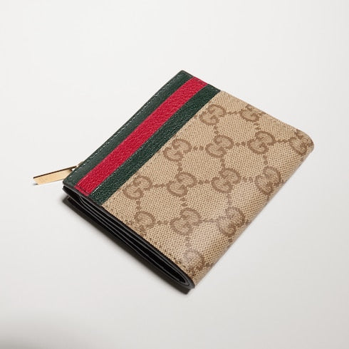 with multicolor slots
