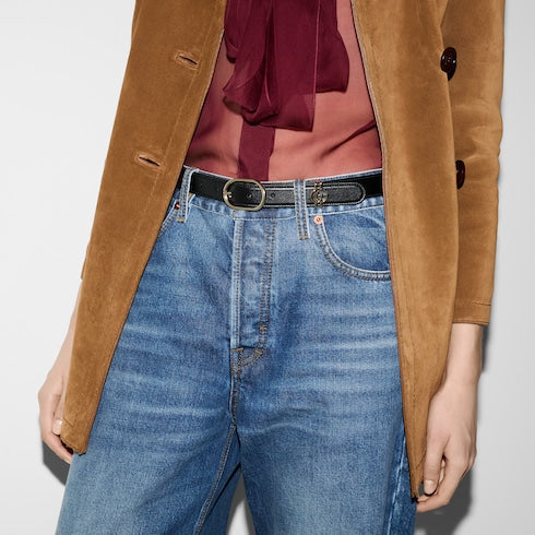 Belt with oval buckle
