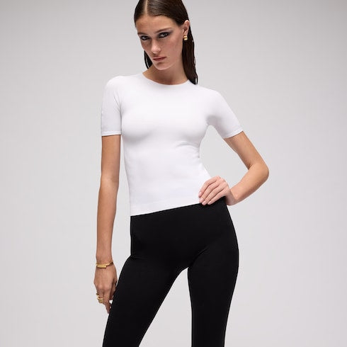 Seamless stretch nylon jersey T-shirt